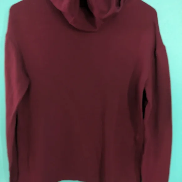 Women's Maroon Hooded Long-Sleeve Pullover Sweater - Picture 6 of 11